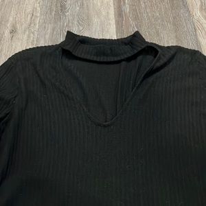 Choker/v neck top